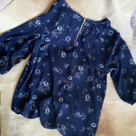 Papermoon Tie Sleeve Blouse - Picture 2 of 7